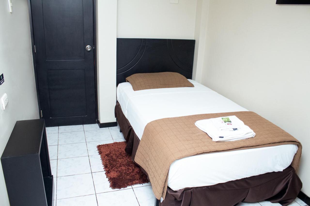Hotel Paris Machala Exteriör bild
